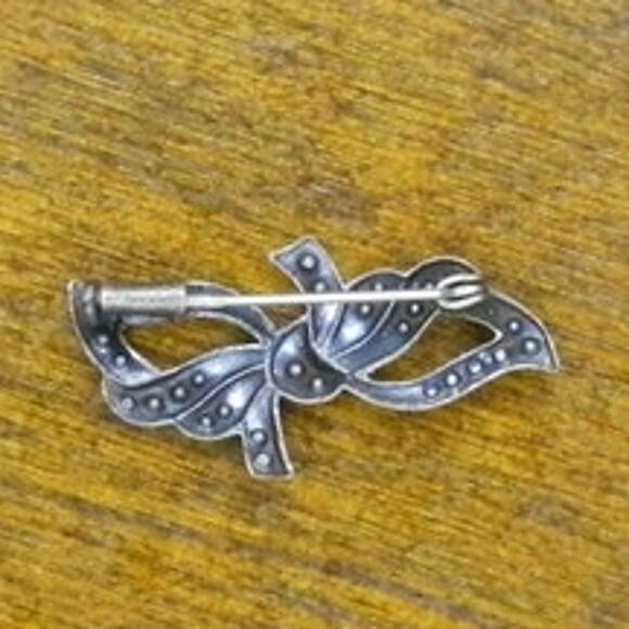 Small Sweater Pin Sterling Marcasite and Rhinestone Crystals - Picture 6 of 7
